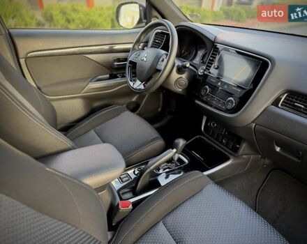 Коричневый Мицубиси Аутлендер, объемом двигателя 2.36 л и пробегом 58 тыс. км за 19500 $, фото 17 на Automoto.ua