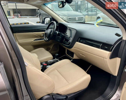 Коричневый Мицубиси Аутлендер, объемом двигателя 2.4 л и пробегом 192 тыс. км за 19500 $, фото 6 на Automoto.ua