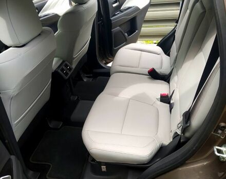 Коричневый Мицубиси Аутлендер, объемом двигателя 2 л и пробегом 17 тыс. км за 30000 $, фото 2 на Automoto.ua