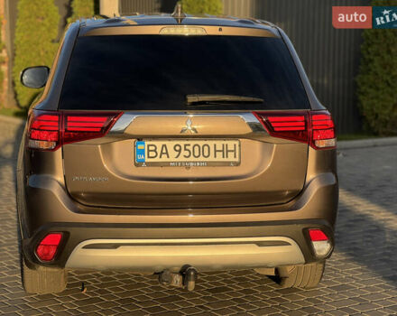 Коричневый Мицубиси Аутлендер, объемом двигателя 2 л и пробегом 45 тыс. км за 22500 $, фото 7 на Automoto.ua