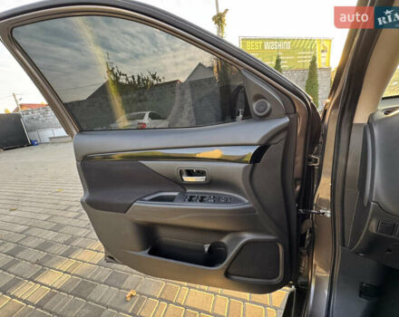 Коричневый Мицубиси Аутлендер, объемом двигателя 2 л и пробегом 45 тыс. км за 22500 $, фото 18 на Automoto.ua