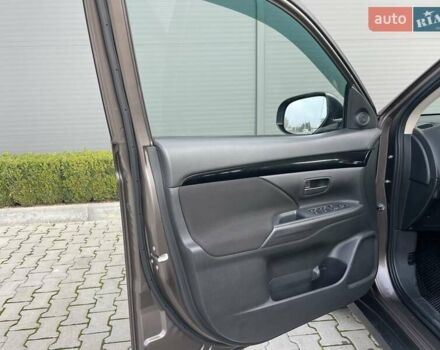 Коричневый Мицубиси Аутлендер, объемом двигателя 2 л и пробегом 65 тыс. км за 19500 $, фото 10 на Automoto.ua