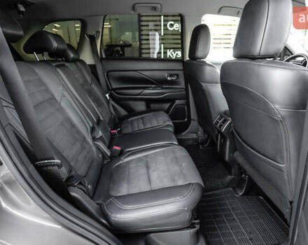 Коричневий Міцубісі Аутлендер, об'ємом двигуна 2.36 л та пробігом 80 тис. км за 24320 $, фото 6 на Automoto.ua