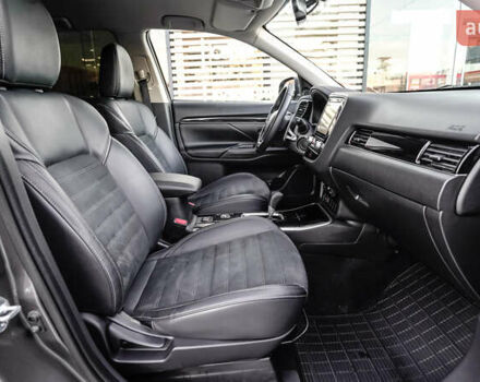 Коричневий Міцубісі Аутлендер, об'ємом двигуна 2.36 л та пробігом 80 тис. км за 24320 $, фото 5 на Automoto.ua