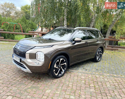 Коричневый Мицубиси Аутлендер, объемом двигателя 2.5 л и пробегом 43 тыс. км за 29500 $, фото 1 на Automoto.ua