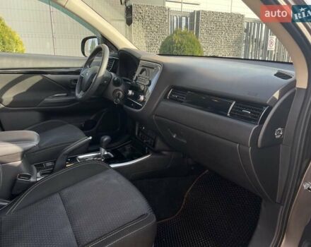 Коричневый Мицубиси Аутлендер, объемом двигателя 2 л и пробегом 65 тыс. км за 19500 $, фото 25 на Automoto.ua