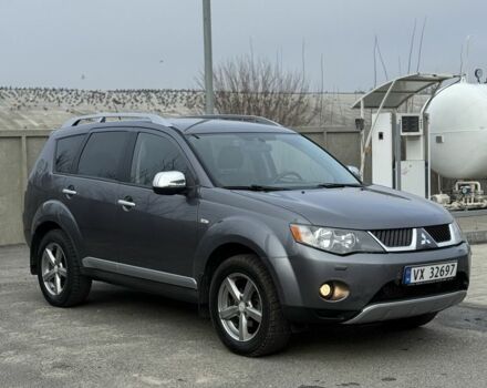 Коричневый Мицубиси Аутлендер, объемом двигателя 0 л и пробегом 300 тыс. км за 4750 $, фото 1 на Automoto.ua