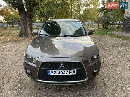 Міцубісі Аутлендер 2011 у Харкові на Automoto.ua Коричневий Міцубісі Аутлендер, об'ємом двигуна 2.4 л та пробігом 185 тис. км за 11900 $, фото 1 на Automoto.ua