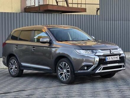 Міцубісі Аутлендер 2015 у Харкові на Automoto.ua Коричневий Міцубісі Аутлендер, об'ємом двигуна 2.4 л та пробігом 129 тис. км за 12999 $, фото 1 на Automoto.ua
