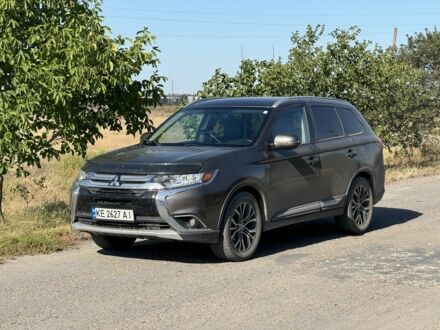 Міцубісі Аутлендер 2016 у Кривому Розі на Automoto.ua Коричневий Міцубісі Аутлендер, об'ємом двигуна 2.4 л та пробігом 185 тис. км за 13600 $, фото 1 на Automoto.ua