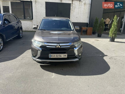 Коричневий Міцубісі Аутлендер, об'ємом двигуна 2.36 л та пробігом 200 тис. км за 14000 $, фото 1 на Automoto.ua