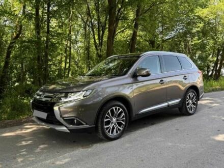 Мицубиси Аутлендер 2017 в Киеве на Automoto.ua Коричневый Мицубиси Аутлендер, объемом двигателя 0 л и пробегом 150 тыс. км за 10200 $, фото 1 на Automoto.ua