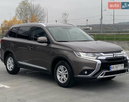 Коричневий Міцубісі Аутлендер, об'ємом двигуна 2 л та пробігом 125 тис. км за 18700 $, фото 1 на Automoto.ua