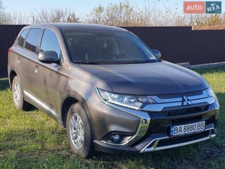 Мицубиси Аутлендер 2019 в Долинской на Automoto.ua Коричневый Мицубиси Аутлендер, объемом двигателя 2 л и пробегом 12 тыс. км за 26000 $, фото 1 на Automoto.ua