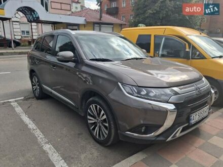 Міцубісі Аутлендер 2021 у Калуше на Automoto.ua Коричневий Міцубісі Аутлендер, об'ємом двигуна 2.36 л та пробігом 76 тис. км за 24500 $, фото 1 на Automoto.ua