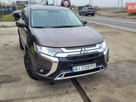 Коричневый Мицубиси Аутлендер, объемом двигателя 2 л и пробегом 1 тыс. км за 23500 $, фото 1 на Automoto.ua