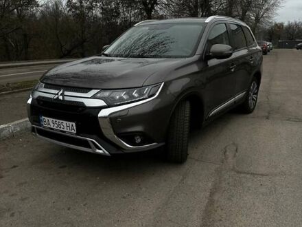 Міцубісі Аутлендер 2022 у Кропивницькому (Кіровограді) на Automoto.ua Коричневий Міцубісі Аутлендер, об'ємом двигуна 2.36 л та пробігом 50 тис. км за 31700 $, фото 1 на Automoto.ua