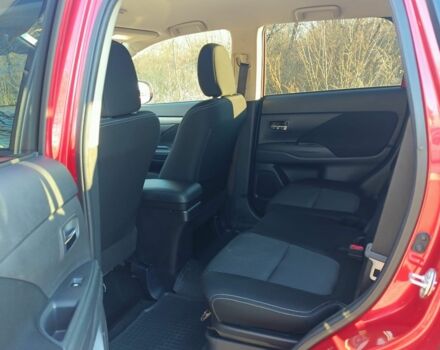 Червоний Міцубісі Аутлендер, об'ємом двигуна 2.4 л та пробігом 118 тис. км за 13000 $, фото 9 на Automoto.ua