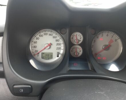 Красный Мицубиси Аутлендер, объемом двигателя 2 л и пробегом 217 тыс. км за 6250 $, фото 6 на Automoto.ua