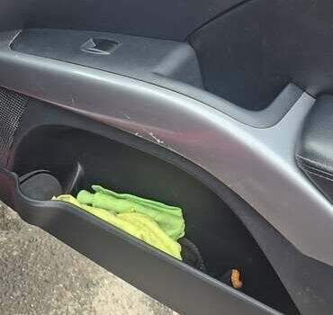 Красный Мицубиси Аутлендер, объемом двигателя 3 л и пробегом 351 тыс. км за 8000 $, фото 12 на Automoto.ua