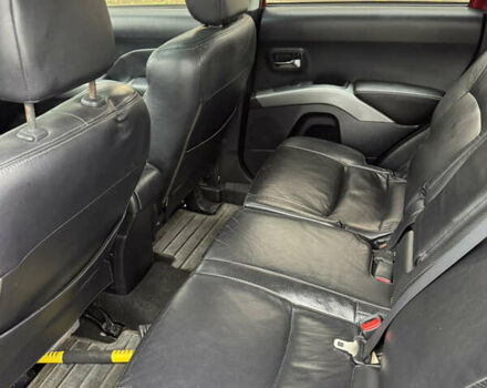 Красный Мицубиси Аутлендер, объемом двигателя 3 л и пробегом 204 тыс. км за 8200 $, фото 12 на Automoto.ua