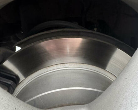 Красный Мицубиси Аутлендер, объемом двигателя 3 л и пробегом 204 тыс. км за 8200 $, фото 7 на Automoto.ua