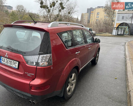Красный Мицубиси Аутлендер, объемом двигателя 3 л и пробегом 204 тыс. км за 8200 $, фото 4 на Automoto.ua