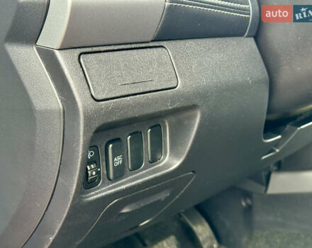 Красный Мицубиси Аутлендер, объемом двигателя 2 л и пробегом 204 тыс. км за 10350 $, фото 19 на Automoto.ua