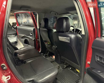 Красный Мицубиси Аутлендер, объемом двигателя 3 л и пробегом 270 тыс. км за 9500 $, фото 16 на Automoto.ua