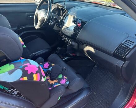 Міцубісі Аутлендер 2011 у Чорноморську (Іллічівську) на Automoto.ua Червоний Міцубісі Аутлендер, об'ємом двигуна 3 л та пробігом 200 тис. км за 11000 $, фото 8 на Automoto.ua