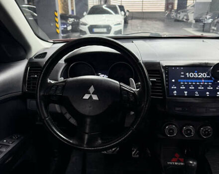 Красный Мицубиси Аутлендер, объемом двигателя 3 л и пробегом 270 тыс. км за 9500 $, фото 14 на Automoto.ua