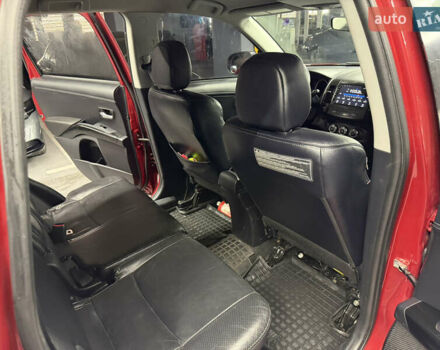 Красный Мицубиси Аутлендер, объемом двигателя 3 л и пробегом 270 тыс. км за 9500 $, фото 15 на Automoto.ua