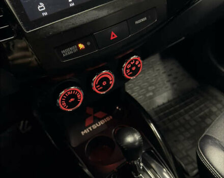 Красный Мицубиси Аутлендер, объемом двигателя 3 л и пробегом 270 тыс. км за 9500 $, фото 20 на Automoto.ua