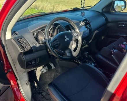 Міцубісі Аутлендер 2011 у Чорноморську (Іллічівську) на Automoto.ua Червоний Міцубісі Аутлендер, об'ємом двигуна 3 л та пробігом 200 тис. км за 11000 $, фото 6 на Automoto.ua