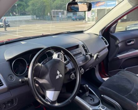 Красный Мицубиси Аутлендер, объемом двигателя 2 л и пробегом 269 тыс. км за 8700 $, фото 11 на Automoto.ua