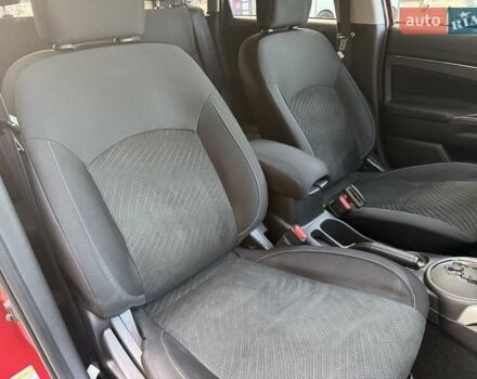 Червоний Міцубісі Аутлендер, об'ємом двигуна 2 л та пробігом 96 тис. км за 10950 $, фото 19 на Automoto.ua