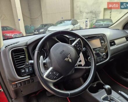 Червоний Міцубісі Аутлендер, об'ємом двигуна 3 л та пробігом 119 тис. км за 14000 $, фото 2 на Automoto.ua