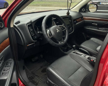 Червоний Міцубісі Аутлендер, об'ємом двигуна 2.36 л та пробігом 149 тис. км за 12500 $, фото 6 на Automoto.ua