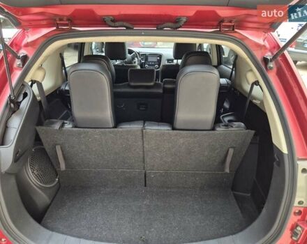 Червоний Міцубісі Аутлендер, об'ємом двигуна 3 л та пробігом 119 тис. км за 14000 $, фото 15 на Automoto.ua