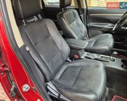 Червоний Міцубісі Аутлендер, об'ємом двигуна 3 л та пробігом 119 тис. км за 14000 $, фото 10 на Automoto.ua