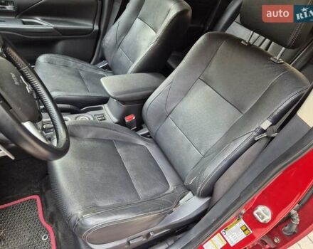 Червоний Міцубісі Аутлендер, об'ємом двигуна 3 л та пробігом 119 тис. км за 14000 $, фото 9 на Automoto.ua