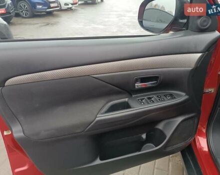 Красный Мицубиси Аутлендер, объемом двигателя 2.36 л и пробегом 172 тыс. км за 12300 $, фото 10 на Automoto.ua