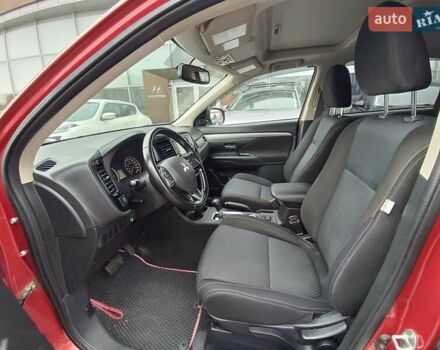 Красный Мицубиси Аутлендер, объемом двигателя 2.36 л и пробегом 172 тыс. км за 12300 $, фото 9 на Automoto.ua