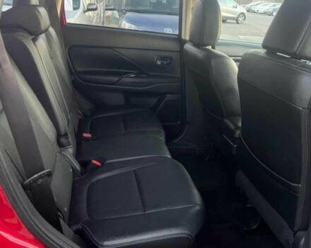 Красный Мицубиси Аутлендер, объемом двигателя 3 л и пробегом 71 тыс. км за 3400 $, фото 6 на Automoto.ua