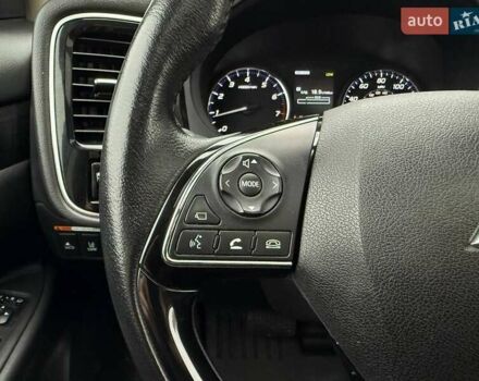 Міцубісі Аутлендер 2016 у Києві на Automoto.ua Червоний Міцубісі Аутлендер, об'ємом двигуна 2.36 л та пробігом 130 тис. км за 17490 $, фото 22 на Automoto.ua