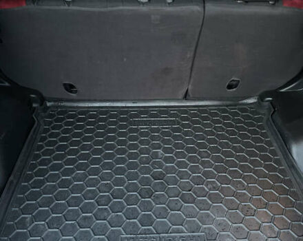 Красный Мицубиси Аутлендер, объемом двигателя 2 л и пробегом 123 тыс. км за 15000 $, фото 6 на Automoto.ua