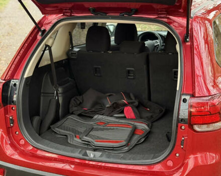 Червоний Міцубісі Аутлендер, об'ємом двигуна 2.36 л та пробігом 190 тис. км за 12000 $, фото 10 на Automoto.ua