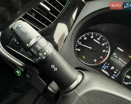 Міцубісі Аутлендер 2016 у Києві на Automoto.ua Червоний Міцубісі Аутлендер, об'ємом двигуна 2.36 л та пробігом 130 тис. км за 17490 $, фото 23 на Automoto.ua