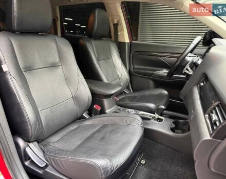 Красный Мицубиси Аутлендер, объемом двигателя 3 л и пробегом 167 тыс. км за 16990 $, фото 15 на Automoto.ua