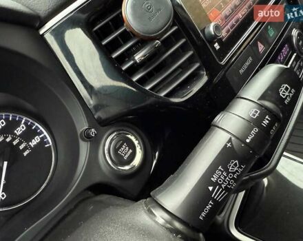 Міцубісі Аутлендер 2016 у Києві на Automoto.ua Червоний Міцубісі Аутлендер, об'ємом двигуна 2.36 л та пробігом 130 тис. км за 17490 $, фото 26 на Automoto.ua